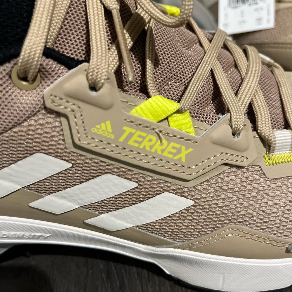 Adidas Terrex AX4 Mens Hiking Sneaker US 9.5 Brand New with tags